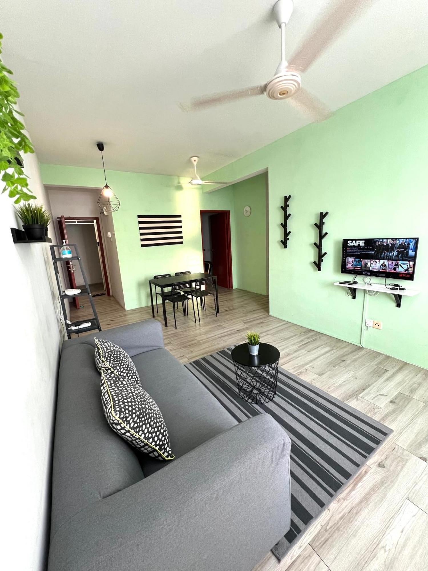 Seaview Holiday Apartment 3 - Wifi & Netflix Kuala Terengganu Exterior foto